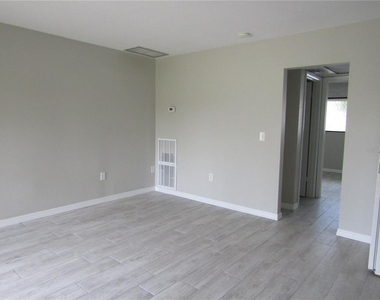 3553 Longmeadow - Photo Thumbnail 3