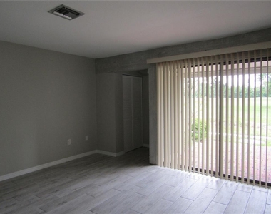 3553 Longmeadow - Photo Thumbnail 4