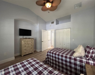 3702 54th Drive W - Photo Thumbnail 16
