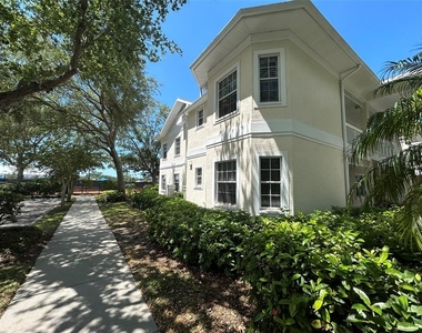 3702 54th Drive W - Photo Thumbnail 5