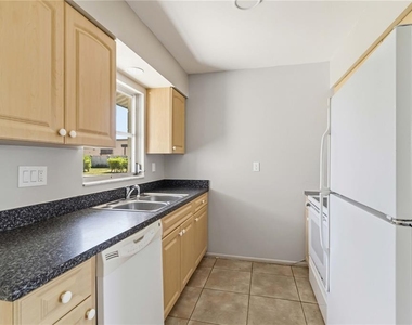 304 Lantana Avenue - Photo Thumbnail 6