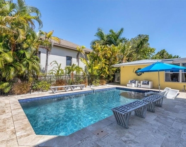 301 Avenida Madera - Photo Thumbnail 11