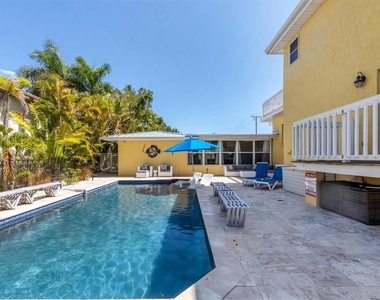 301 Avenida Madera - Photo Thumbnail 17
