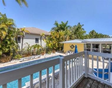 301 Avenida Madera - Photo Thumbnail 9