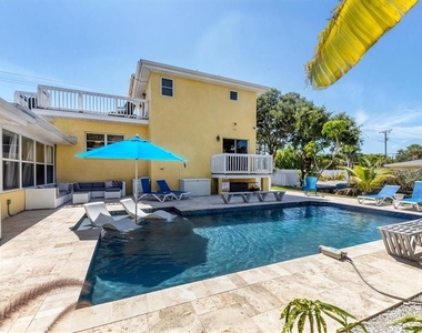 301 Avenida Madera - Photo Thumbnail 15