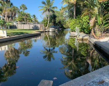 301 Avenida Madera - Photo Thumbnail 23