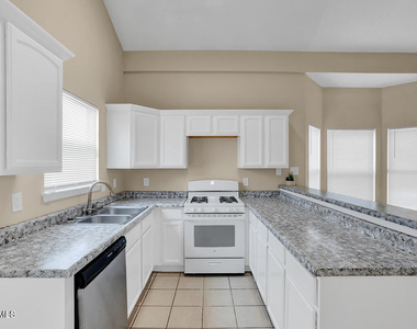 2304 Tierra Blanda Drive - Photo Thumbnail 3