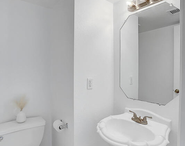 2304 Tierra Blanda Drive - Photo Thumbnail 5