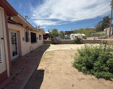 6115 Tesuque Drive - Photo Thumbnail 8