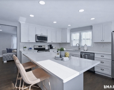 457 Summit Street - Photo Thumbnail 3