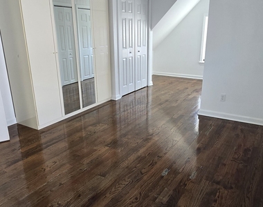 99 Johnson Street - Photo Thumbnail 3