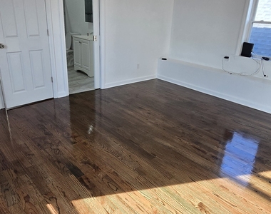 99 Johnson Street - Photo Thumbnail 10