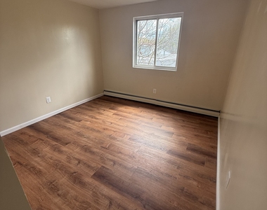 1051 Old Colony Road - Photo Thumbnail 6
