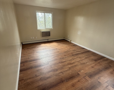 1051 Old Colony Road - Photo Thumbnail 8