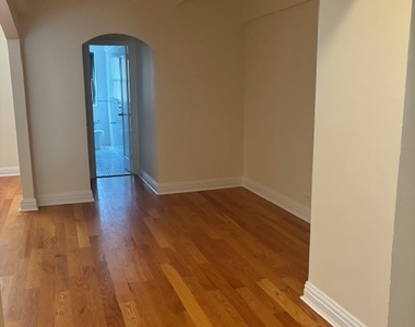 141 East 56th Street - Photo Thumbnail 4