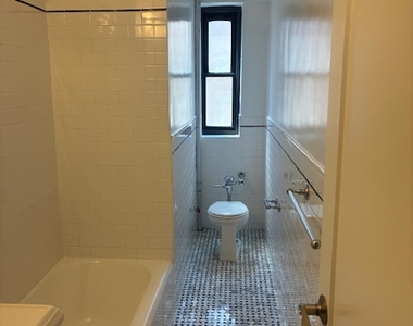 141 East 56th Street - Photo Thumbnail 2