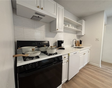5520 Kentucky Ave - Photo Thumbnail 6