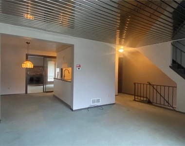 238 Timber Ln - Photo Thumbnail 11