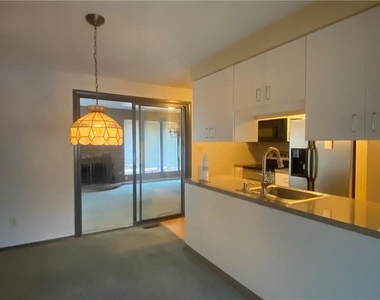 238 Timber Ln - Photo Thumbnail 5