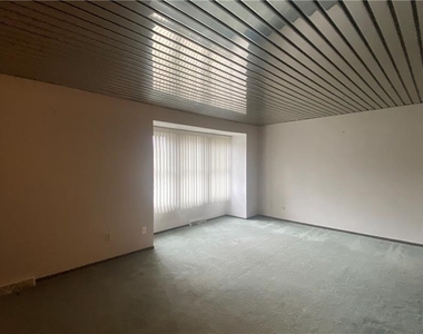 238 Timber Ln - Photo Thumbnail 9