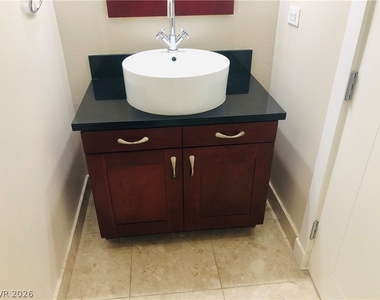 4575 Dean Martin Drive - Photo Thumbnail 12