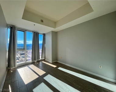 4575 Dean Martin Drive - Photo Thumbnail 10