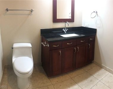 4575 Dean Martin Drive - Photo Thumbnail 14