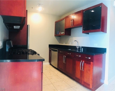 4575 Dean Martin Drive - Photo Thumbnail 5