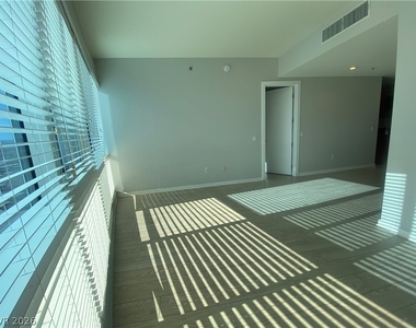 4575 Dean Martin Drive - Photo Thumbnail 9