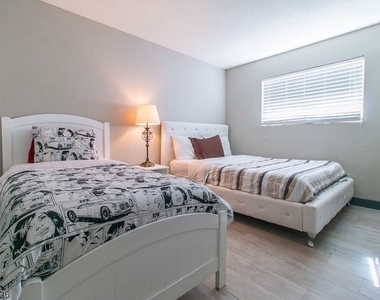 4516 Charles Ronald Avenue - Photo Thumbnail 15