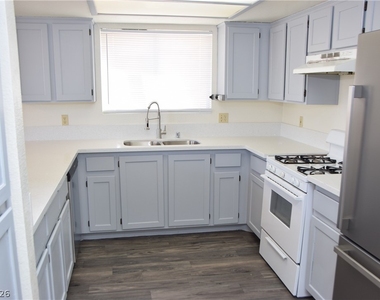1360 Pacific Terrace Drive - Photo Thumbnail 5
