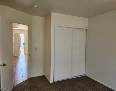 3437 E Cheyenne Avenue - Photo Thumbnail 6