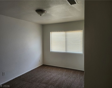 3437 E Cheyenne Avenue - Photo Thumbnail 7
