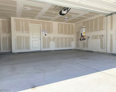 2626 Blue Dawn Falls Avenue - Photo Thumbnail 61