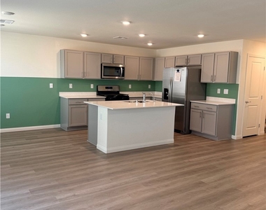 2626 Blue Dawn Falls Avenue - Photo Thumbnail 11