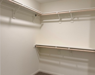 2626 Blue Dawn Falls Avenue - Photo Thumbnail 55