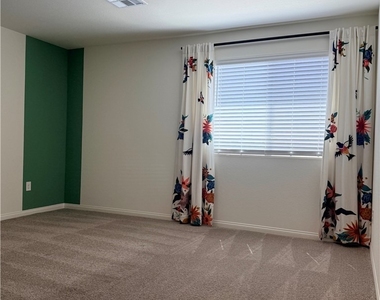 2626 Blue Dawn Falls Avenue - Photo Thumbnail 49