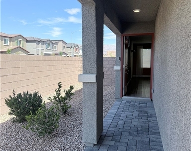 2626 Blue Dawn Falls Avenue - Photo Thumbnail 2
