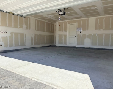 2626 Blue Dawn Falls Avenue - Photo Thumbnail 60