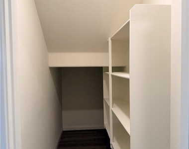 2626 Blue Dawn Falls Avenue - Photo Thumbnail 27