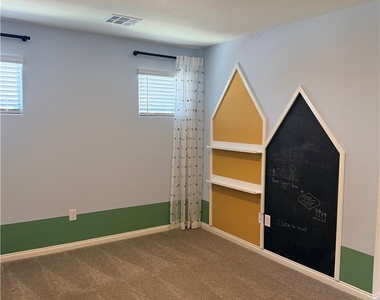 2626 Blue Dawn Falls Avenue - Photo Thumbnail 32