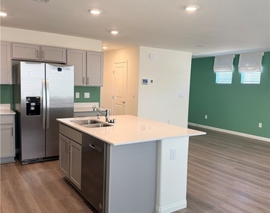 2626 Blue Dawn Falls Avenue - Photo Thumbnail 17