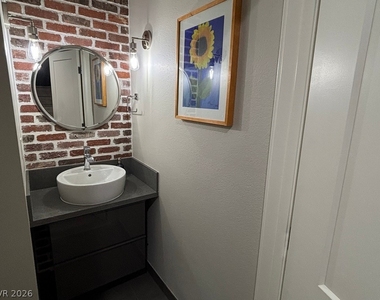 2784 Fountain Ridge Lane - Photo Thumbnail 10