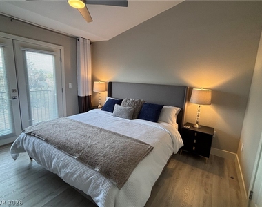 2784 Fountain Ridge Lane - Photo Thumbnail 17