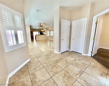 5014 Tunnel Falls Drive - Photo Thumbnail 2