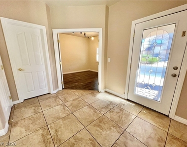 5014 Tunnel Falls Drive - Photo Thumbnail 3
