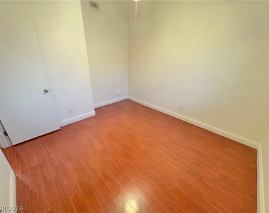 1249 Nevada Sky Street - Photo Thumbnail 9
