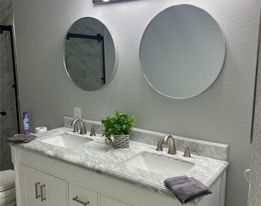 5131 Lindell Road - Photo Thumbnail 14
