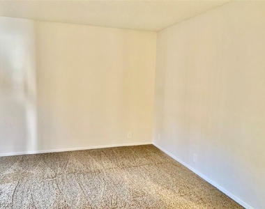 5061 Pioneer Avenue - Photo Thumbnail 14