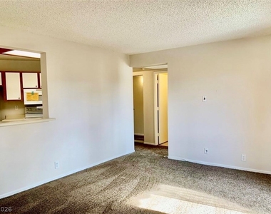 5061 Pioneer Avenue - Photo Thumbnail 4